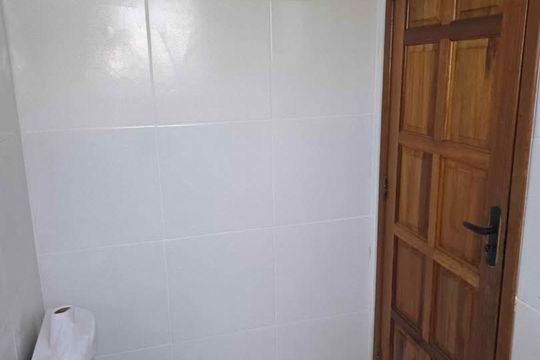 Banheiro de casa para alugar com 2 quartos, 584m² em Guaratiba, Rio de Janeiro