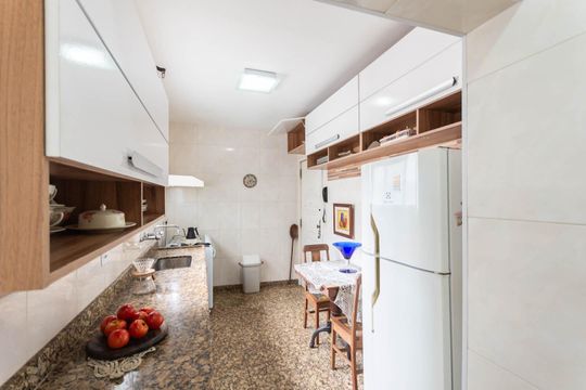 Cozinha de apartamento à venda com 3 quartos, 127m² em Tijuca, Rio de Janeiro