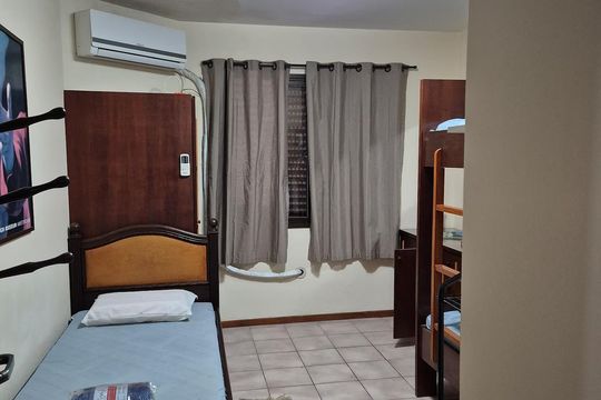 Quarto de apartamento para alugar com 2 quartos, 70m² em Praia Brava, Florianópolis