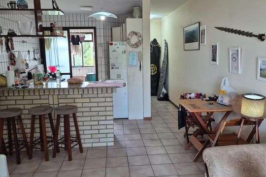Sala de apartamento para alugar com 2 quartos, 70m² em Praia Brava, Florianópolis