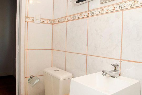 Banheiro 1 de casa à venda com 3 quartos, 120m² em Cidade Baixa, Porto Alegre