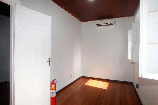 Quarto 1 de casa à venda com 3 quartos, 120m² em Cidade Baixa, Porto Alegre
