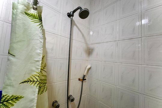 Banheiro social 2 de apartamento à venda com 4 quartos, 140m² em Laranjeiras, Rio de Janeiro