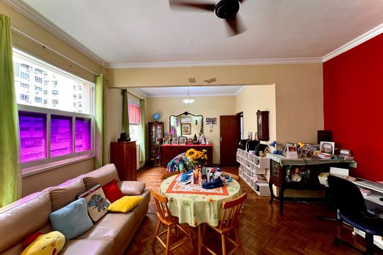Sala de apartamento à venda com 4 quartos, 140m² em Laranjeiras, Rio de Janeiro