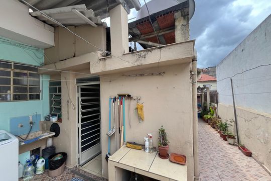 Área externa de casa à venda com 2 quartos, 189m² em Vila Roque, São Paulo