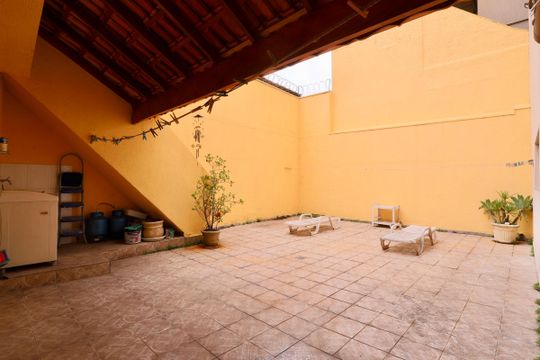 Quintal de casa à venda com 4 quartos, 450m² em Vila Oratorio, São Paulo