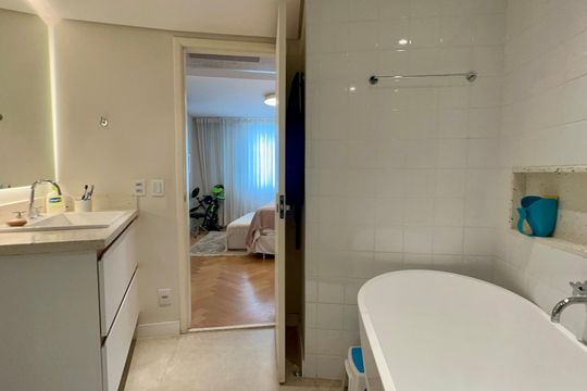 Banheiro da Suíte de apartamento à venda com 3 quartos, 178m² em Jardim Paulistano, São Paulo