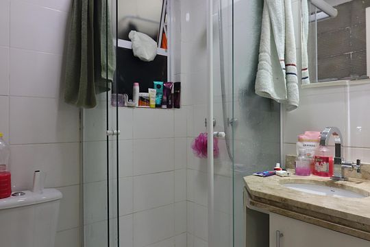 Banheiro Social de apartamento à venda com 3 quartos, 62m² em Nova Petrópolis, São Bernardo do Campo