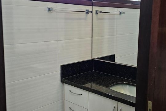Lavabo de casa para alugar com 3 quartos, 310m² em São Luís, Canoas