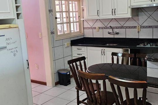 Cozinha de casa para alugar com 3 quartos, 310m² em São Luís, Canoas