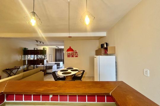 Sala e cozinha de kitnet/studio para alugar com 2 quartos, 50m² em Jardim do Trevo, Campinas