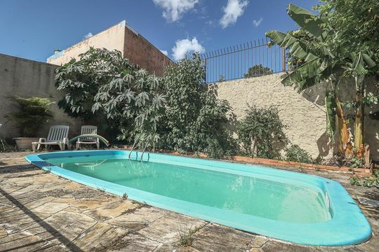 Área comum - Piscina de casa à venda com 3 quartos, 200m² em Jardim Sabará, Porto Alegre