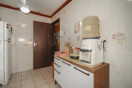 Cozinha de casa à venda com 3 quartos, 200m² em Jardim Sabará, Porto Alegre