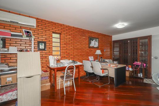 Casa à venda com 3 quartos, 200m² em Jardim Sabará, Porto Alegre
