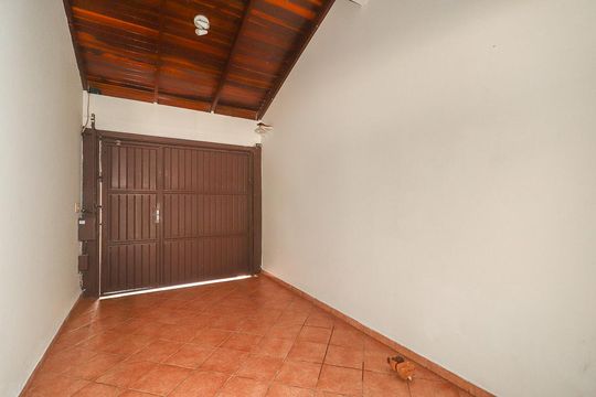 Garagem de casa à venda com 3 quartos, 200m² em Jardim Sabará, Porto Alegre