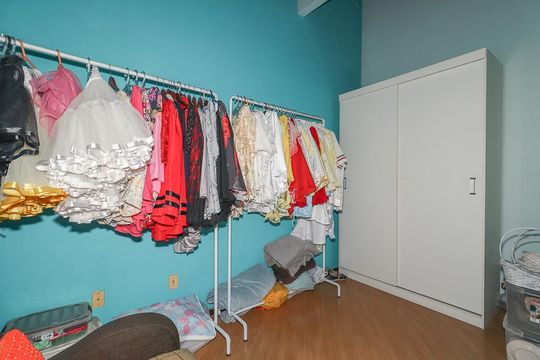 Quarto 3 de casa à venda com 3 quartos, 200m² em Jardim Sabará, Porto Alegre