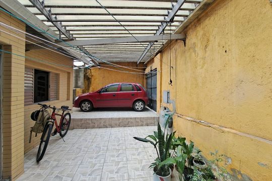 Garagem de casa à venda com 2 quartos, 144m² em Santo Antônio, Osasco