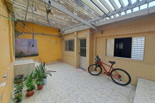 Quintal de casa à venda com 2 quartos, 144m² em Santo Antônio, Osasco