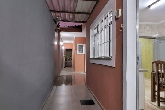 Corredor de casa à venda com 2 quartos, 200m² em Vila Pires, Santo André