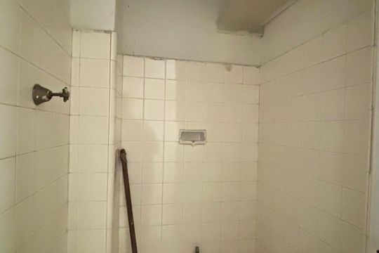 Área de serviço - banheiro de apartamento para alugar com 1 quarto, 51m² em Copacabana, Rio de Janeiro