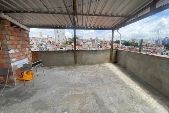 Área externa de casa à venda com 3 quartos, 252m² em Jardim Mirante, São Paulo