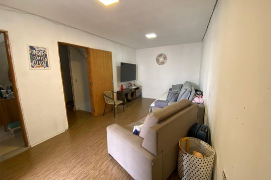 Sala 2 de casa à venda com 3 quartos, 252m² em Jardim Mirante, São Paulo