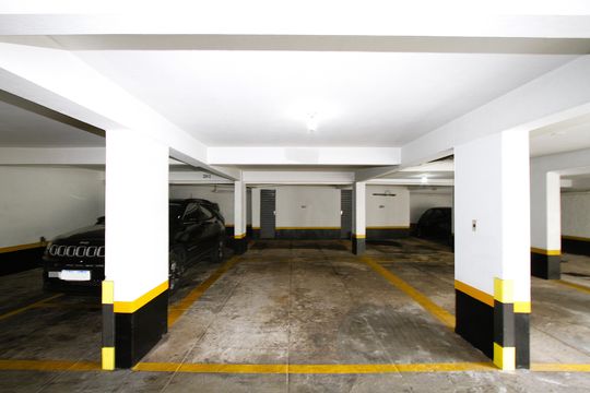 Garagem de apartamento à venda com 4 quartos, 248m² em Cidade Jardim, Belo Horizonte