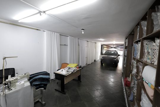 Garagem de casa à venda com 3 quartos, 270m² em Parque Sao Vicente, Santo André