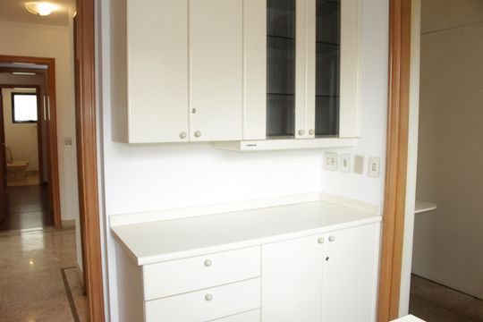 Apartamento para alugar com 4 quartos, 200m² em Higienópolis, São Paulo