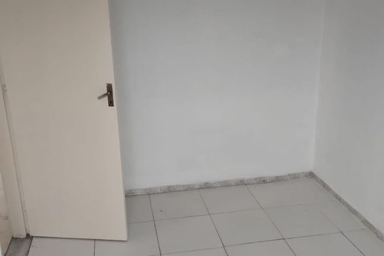 Quarto de apartamento para alugar com 2 quartos, 38m² em Campo Grande, Rio de Janeiro