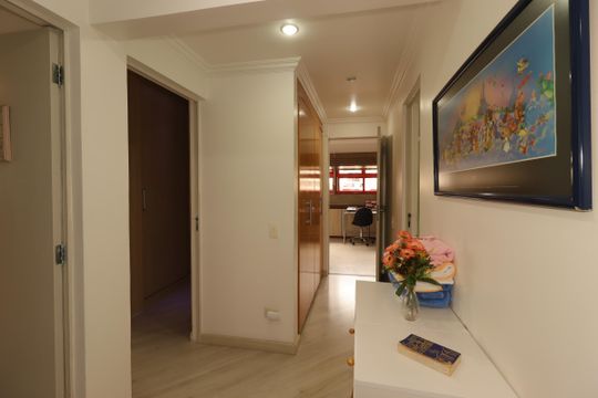 Corredor para os quartos de apartamento à venda com 3 quartos, 274m² em Jardim, Santo André
