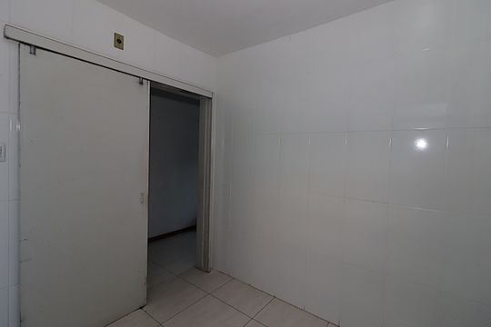 Cozinha de apartamento à venda com 2 quartos, 55m² em São Sebastião, Porto Alegre