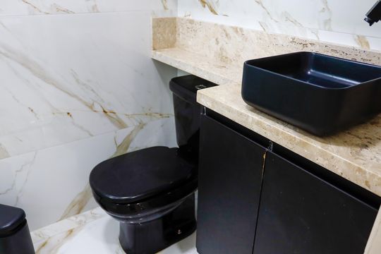 Banheiro de apartamento à venda com 2 quartos, 55m² em Bandeiras, Osasco