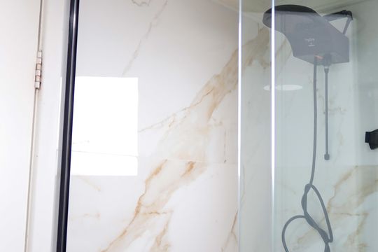 Banheiro de apartamento à venda com 2 quartos, 55m² em Bandeiras, Osasco