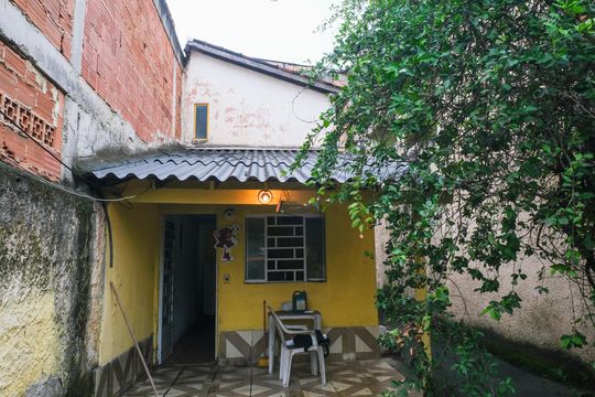 Quintal de casa para alugar com 1 quarto, 30m² em Comendador Soares, Nova Iguaçu