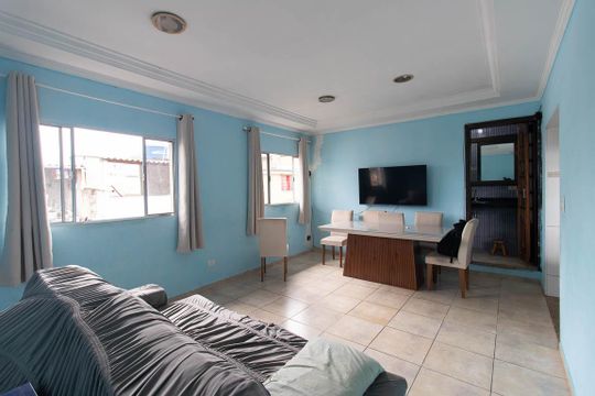 Casa à venda com 6 quartos, 270m² em Vila Nova Galvão, São Paulo
