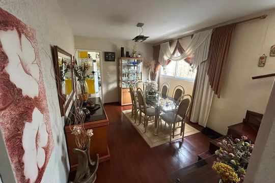 Casa à venda com 4 quartos, 200m² em Parque Jabaquara, São Paulo