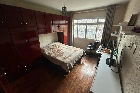 Casa à venda com 4 quartos, 200m² em Parque Jabaquara, São Paulo