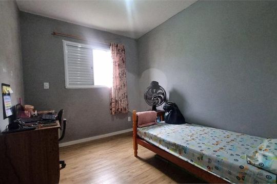 Apartamento à venda com 2 quartos, 46m² em Vila Carmosina, São Paulo