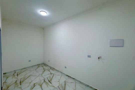 Quarto / Sala de kitnet/studio para alugar com 1 quarto, 18m² em Jardim Rosa de Franca, Guarulhos