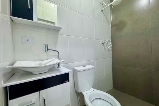 Banheiro de kitnet/studio para alugar com 1 quarto, 18m² em Jardim Rosa de Franca, Guarulhos