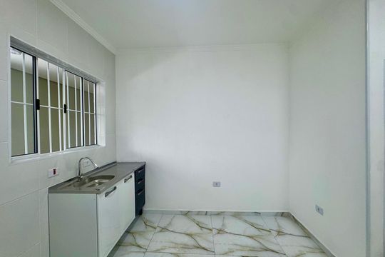 Cozinha de kitnet/studio para alugar com 1 quarto, 18m² em Jardim Rosa de Franca, Guarulhos