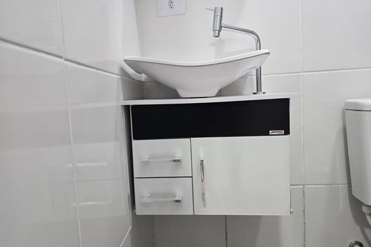 Banheiro Social de kitnet/studio para alugar com 1 quarto, 22m² em Jardim Rosa de Franca, Guarulhos