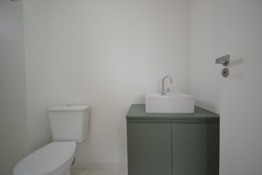 Banheiro de kitnet/studio à venda com 1 quarto, 37m² em Butantã, São Paulo