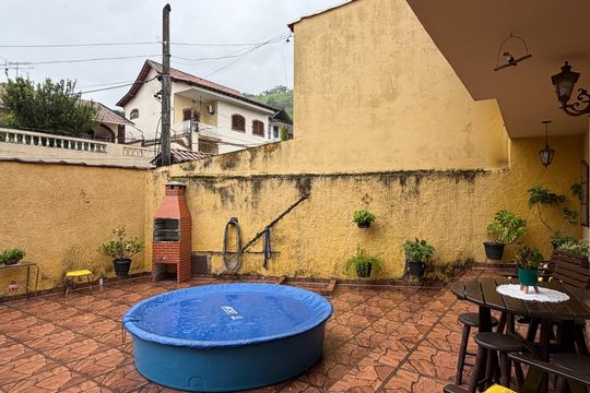 Quintal  de casa de condomínio à venda com 2 quartos, 300m² em Jacarepaguá, Rio de Janeiro