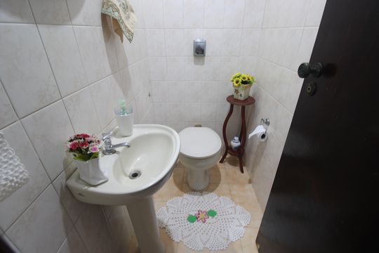 Lavabo de casa de condomínio à venda com 2 quartos, 300m² em Jacarepaguá, Rio de Janeiro