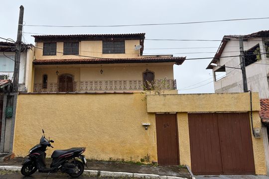 Fachada de casa de condomínio à venda com 2 quartos, 300m² em Jacarepaguá, Rio de Janeiro