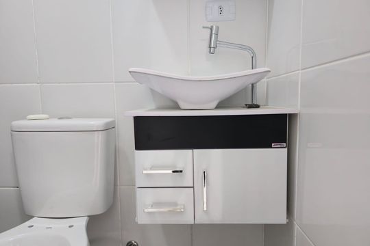 Banheiro Social de kitnet/studio para alugar com 1 quarto, 21m² em Jardim Rosa de Franca, Guarulhos
