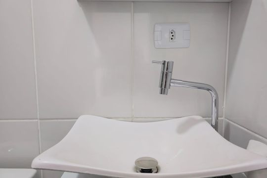 Banheiro Social de kitnet/studio para alugar com 1 quarto, 21m² em Jardim Rosa de Franca, Guarulhos