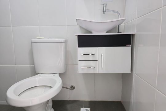 Banheiro Social de kitnet/studio para alugar com 1 quarto, 21m² em Jardim Rosa de Franca, Guarulhos